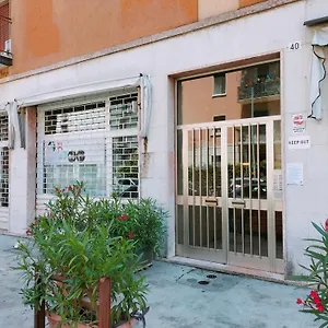 Apartment Civico40 Luminoso Con Balconi E Garage Privato, Verona